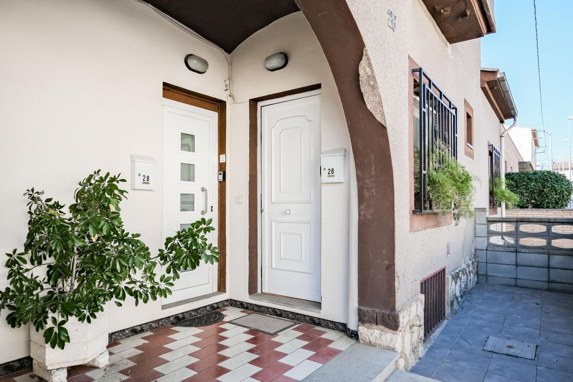 Cals Avis Casa Con Jardin En Hébergement de vacances Banyoles